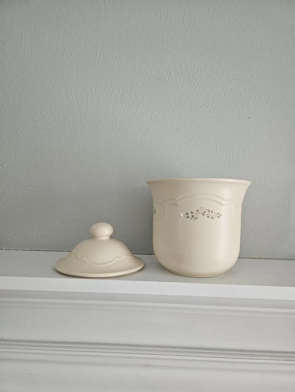 Vintage/Y2K Pfaltzgraff Remembrance Floral Stoneware Canister Jar With Lid